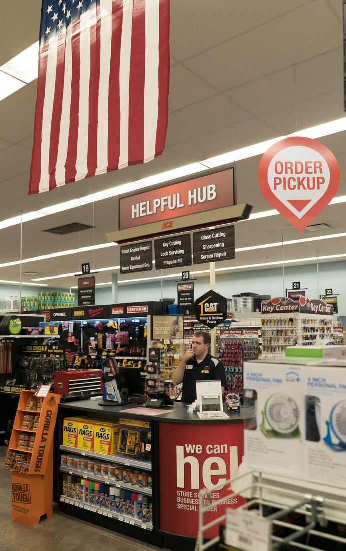 Best New Store Under 20,000 sq. ft. — University Ace Hardware 8 The store’s Helpful Hub includes a spot to pick up online orders.