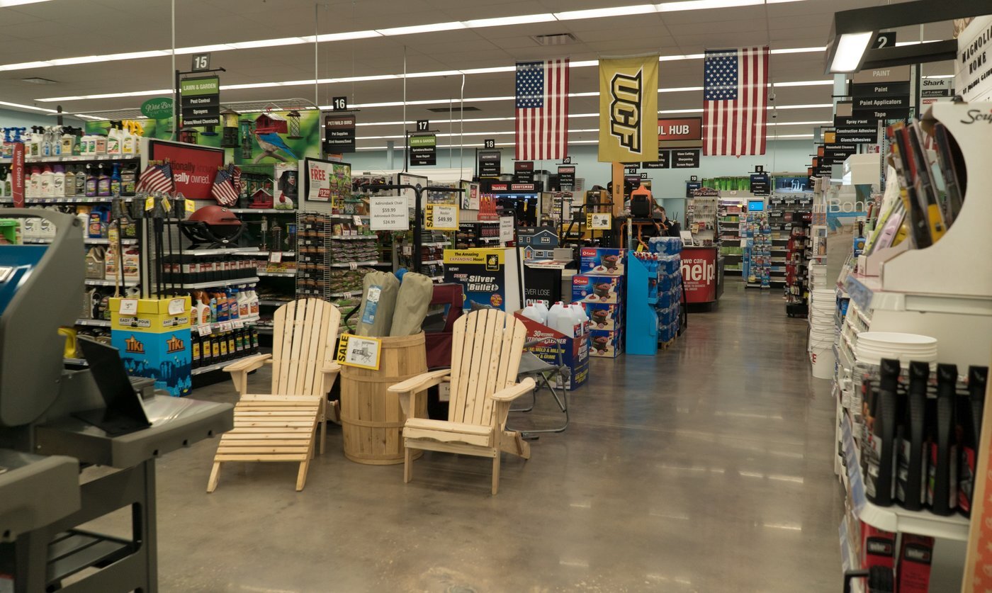 Best New Store Under 20,000 sq. ft. — University Ace Hardware 7 The 12,000-square-foot sales floor features all of Ace’s core assortments.