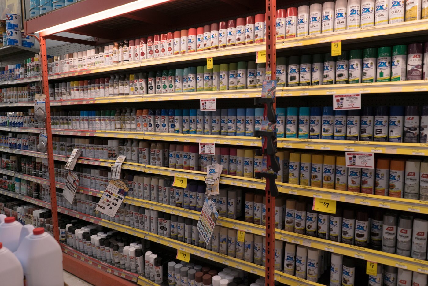Paint sales are strong as female customers are also attracted by the gift area, garden center and casual furniture.