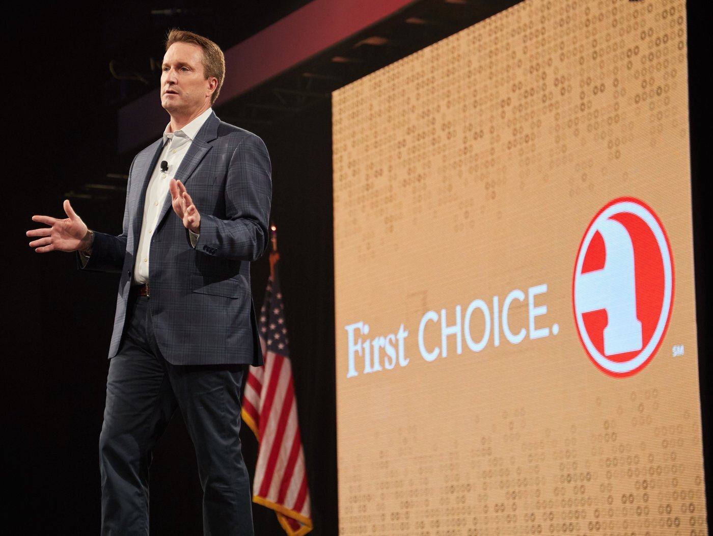 Do it Best President Focused on Driving Future Growth + 75 Years of Do it Best History 1 Dan Starr addresses members during the Do it Best Market in 2019.