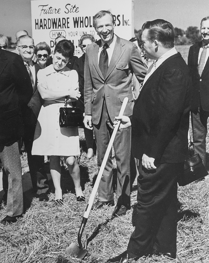 Do it Best President Focused on Driving Future Growth + 75 Years of Do it Best History 7 In 1972, ground was broken for a new distribution center in Dixon, Ill., that would open in 1974.