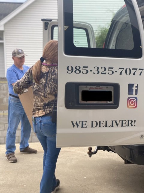 Best Practices for Delivery Service 4 Melaco Sisters Hardware making a delivery to a customer in Cut Off, La.