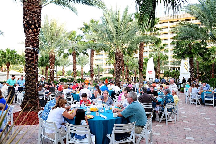 Business Transition Planning the Theme of 35th Hardware Conference 5 Meals are a great time to network and relax with other retailers.