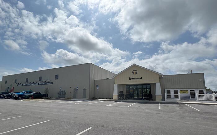 Townsend Building Supply — Beacon Award for Best New Store 3 They wanted a store that was easy for pro customers to get in and out but that also serviced their delivery operation out the back door.