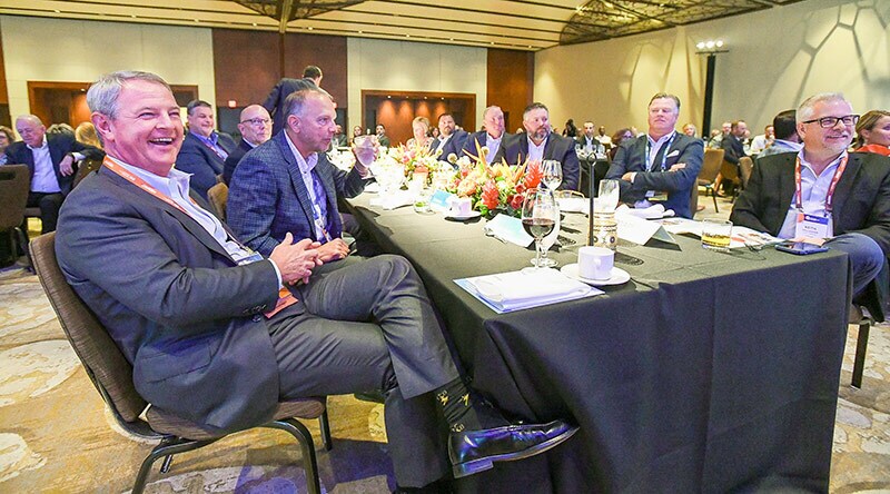 Beacon Award-winning retailers and sponsors including wholesale sponsors Do it Best and Orgill were at the head table during the awards ceremony on August 27.