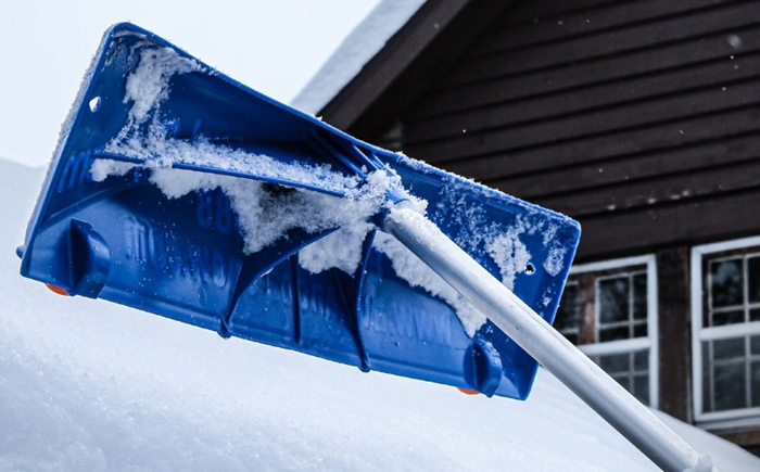 Marshalltown Avalanche in use Avalanche! SnowRake! Deluxe 20 