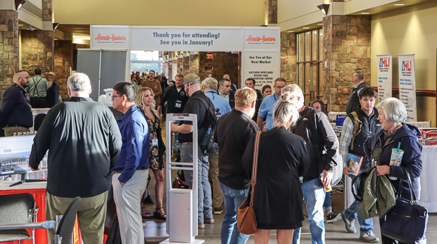 House-Hasson Fall Market Draws Record Dealer Attendance and Strong Vendor Support 1 crowd at entrance House-Hasson Fall Market Draws Record Dealer Attendance and Strong Vendor Support