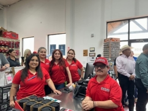 Contractor Smarts Drive Fast Growth 4 Riverside Building Materials 5 employee team Contractor Smarts Drive Fast Growth